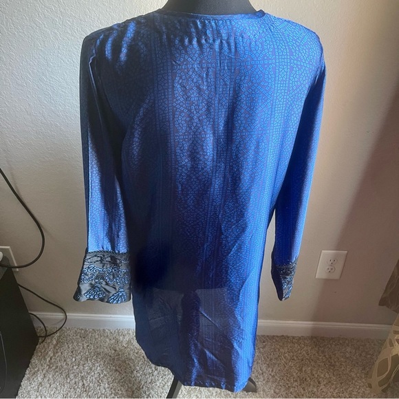 Elegant Blue and Black Lace Tunic - Picture 4 of 10